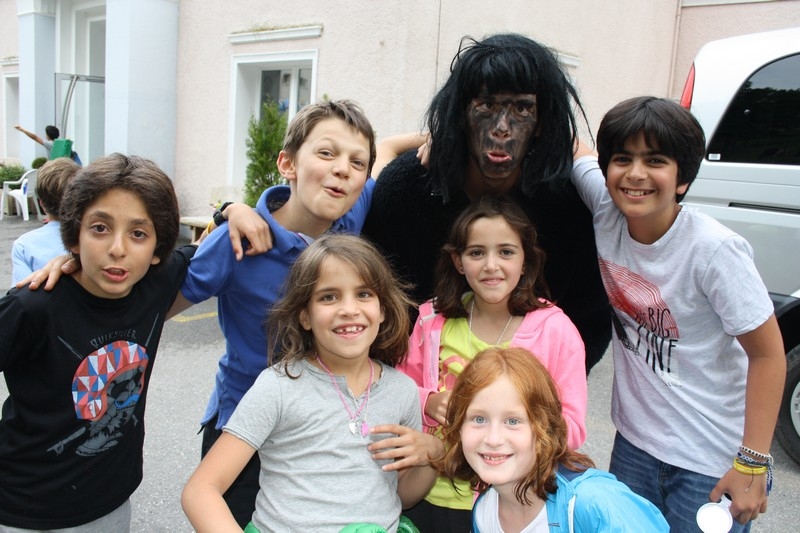 Village Camps International Summer Camp Leysin, Switzerland 2025-08-09 https://www.villagecamps.com/journals_admin/images/685-34-pet zoo (63).jpg